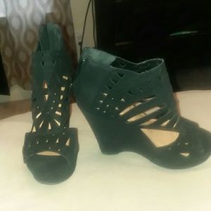 Chelsea Moreland Wedges